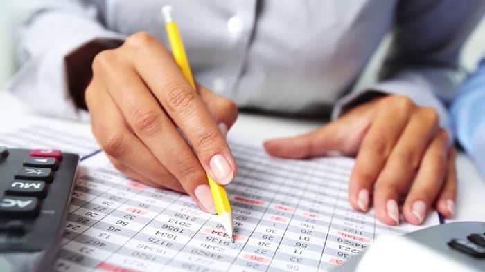 Time Spent on Outsourced vs. Internal Payroll